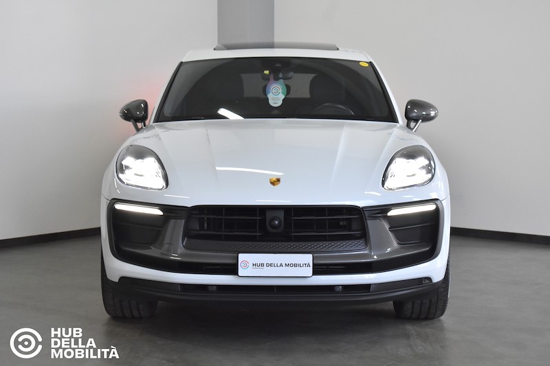 PORSCHE Macan 2.0 T